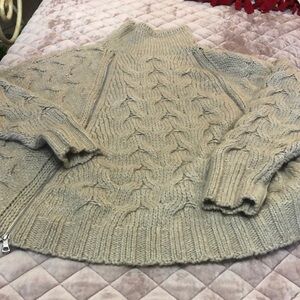Free people beautiful knitted sweater 2 zippers up the front your turtleneck.